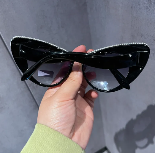Retro Crystal Cat Eye Sunglasses