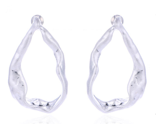 A beautiful yet simple frosted silver abstract teardrop design, compatible with absolutely any outfit.  These will become your everyday go to drop.