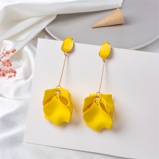 A lightweight petal drop earring attached to an oval coloured stud. Perfect to add a vibrance of colour to your outfit.