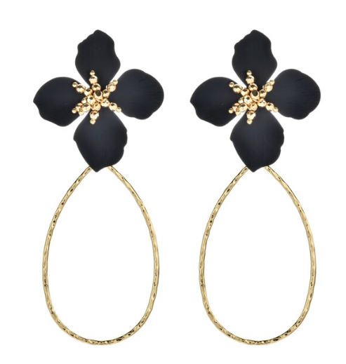 Zayleah Earrings provide a luxurious look and feel, with lightweight flower-shaped dangle earrings in black