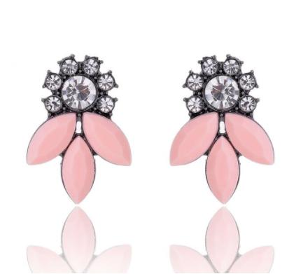 Peach crystal flower petal stud earring set in vintage black clasping. Very lightweight!