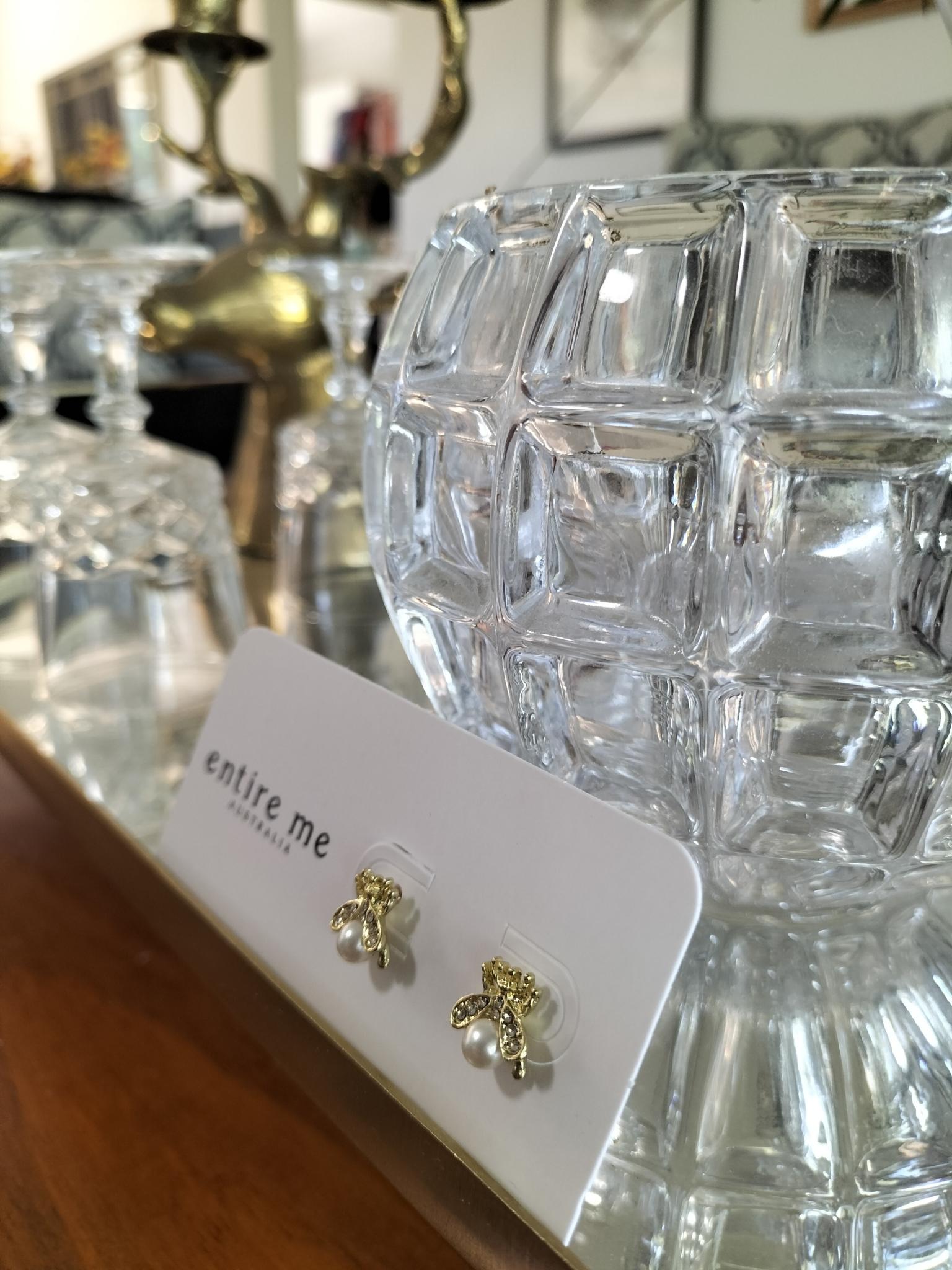 The most elegant baby bee pearl stud earring.