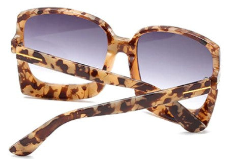 Big is bold! Love our oversized leopard statement sunglasses, that will go with absolutely everything and UV400. All sunglasses are onesized and come with an Entire Me carry case. 