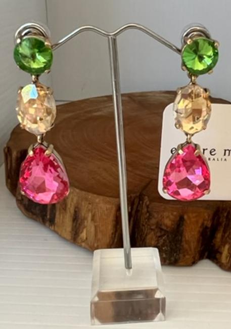 Beautiful lightweight drops available in two colour combinations.  Tones of lemon, lilac and pink OR green, champagne and pink. They're set in a vintage style gold framework making them that little bit more classic looking. Very very pretty on.