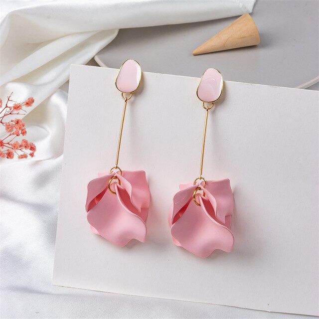 A lightweight petal drop earring attached to an oval coloured stud. Perfect to add a vibrance of colour to your outfit.