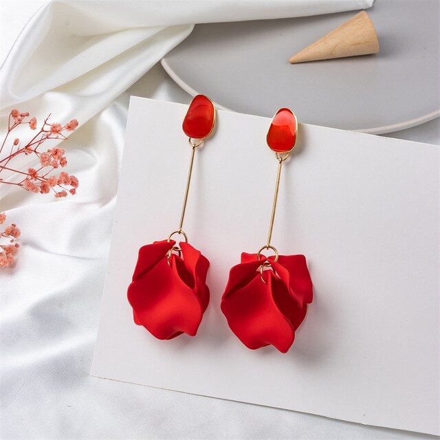 A lightweight petal drop earring attached to an oval coloured stud. Perfect to add a vibrance of colour to your outfit.