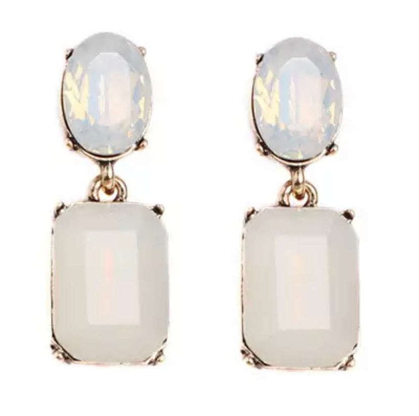 Classic small to medium sized crystal drops in a block colour to match that perfect outfit. Lightweight, understated yet noticeable.